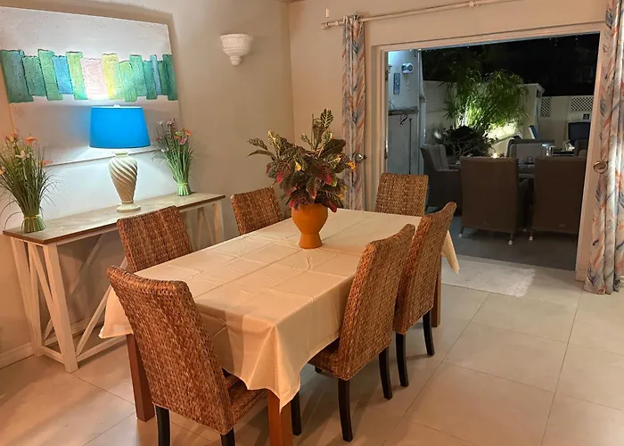 Nanpa, Luxury Family Three Bed Villa, St James West Coast, Private Pool